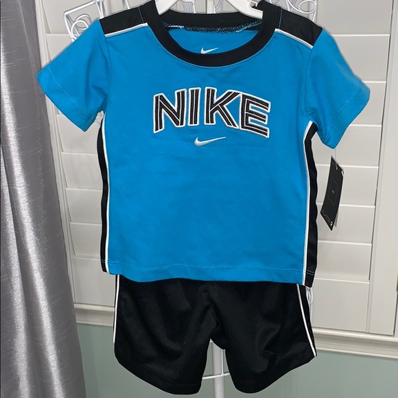nike short and top set